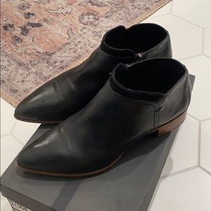 Alberto Fermani black bootie